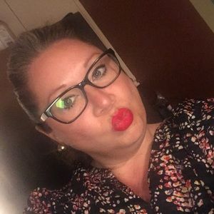 Meet your Posher, Janelle